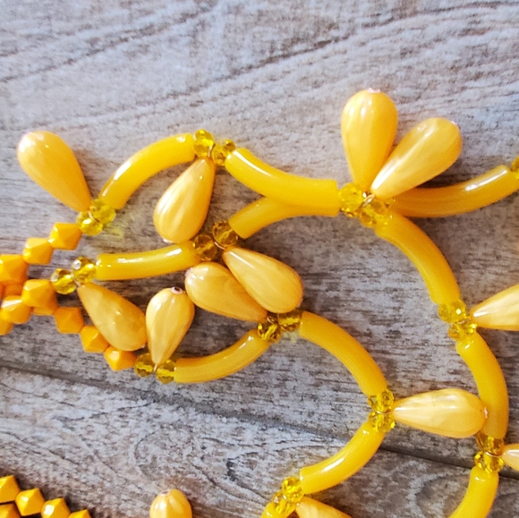 Vintage bakelite ? Yellow unique triple beaded necklace statement bib 70's 80's - Picture 15 of 16